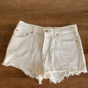 Never worn white Levi shorts